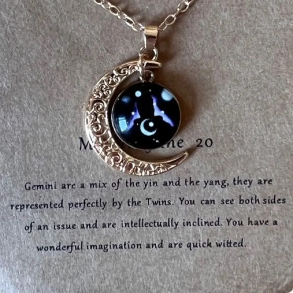 Gemini zodiac moon pendant necklace NWT gold tone